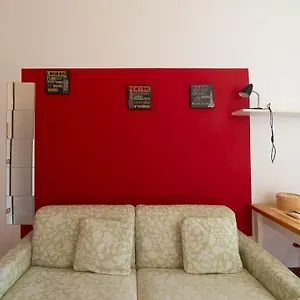 Appartamento Hbhall Navigli 21, Milano